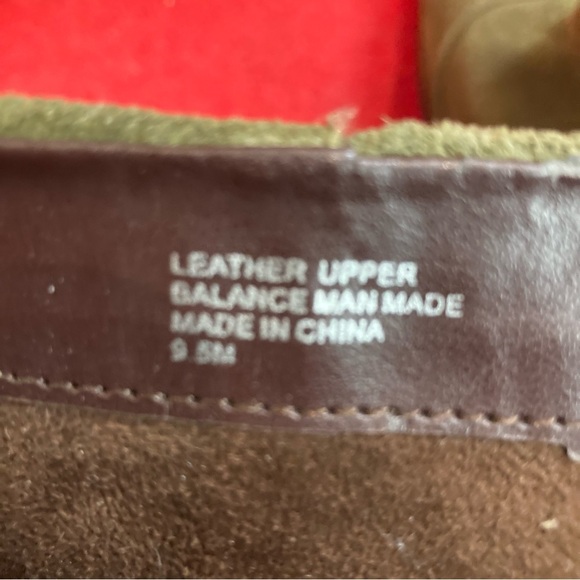 KELSI DAGGER Sz 9.5 Stacked Heel Pointy Toe Zipper Closure Above Ankle Booties - Picture 11 of 11